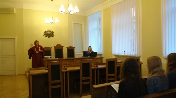 Ēnu dienā Augstākās tiesas tiesnešu un darbinieku darbā piedalījās 17 ēnas