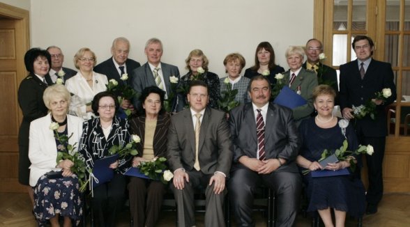 Tiesneši saņem Tieslietu sistēmas Goda zīmes