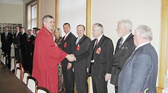 Augstākās tiesas priekšsēdētājs pieņem advokātu zvērestus