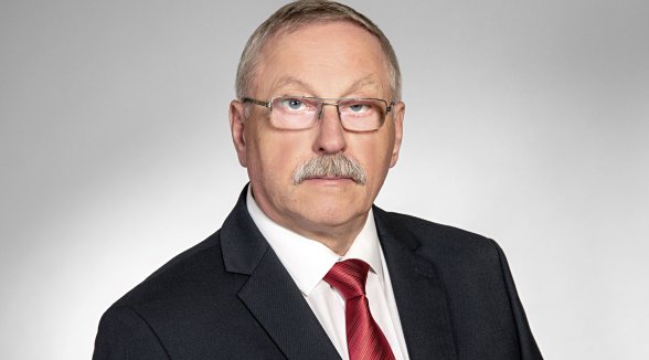 Tiesneša pienākumus beidz pildīt senators Aivars Keišs