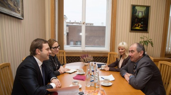 MEETING OF THE PRESIDENT OF THE CONSTITUTIONAL COURT AND THE CHIEF JUSTICE OF THE SUPREME COURT