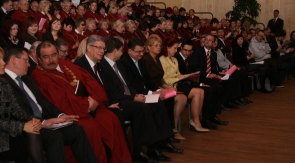 Tiesneši aicina tiesu finansēšanai krīzes apstākļos piemērot individuālus kritērijus