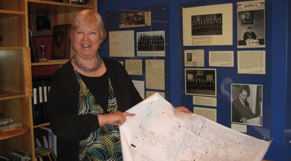 Augstākās tiesas muzejā nonāk senatora un pirmā virsprokurora Voldemāra Zāmuela ģimenes ciltskoks