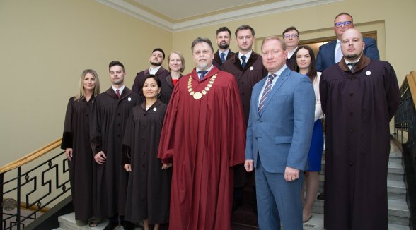 Augstākās tiesas priekšsēdētājs aicina jaunos advokātus būt atbildīgiem par tiesu sistēmu