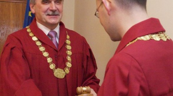 Plēnums Jāni Neimani apstiprina par Administratīvo lietu departamenta senatoru