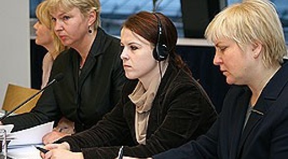 Diskutē par tiesas procesa atklātumu un nolēmumu pieejamību