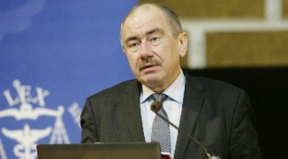 Augstākās tiesas priekšsēdētājs uzsver advokātu lomu tiesu procesu taisnīgā un efektīvā norisē