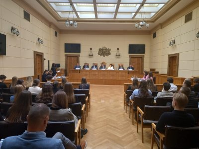 Ar finālu Senāta zālē studenti noslēdz tiesas procesa izspēli civiltiesībās