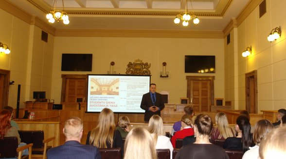 Latvijas Universitātes tiesību zinātnes studenti iepazīst Augstākās tiesas darbu