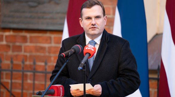 Senators Pleps uzsver Franča Trasuna konstitucionālo mantojumu un tiesiskās idejas