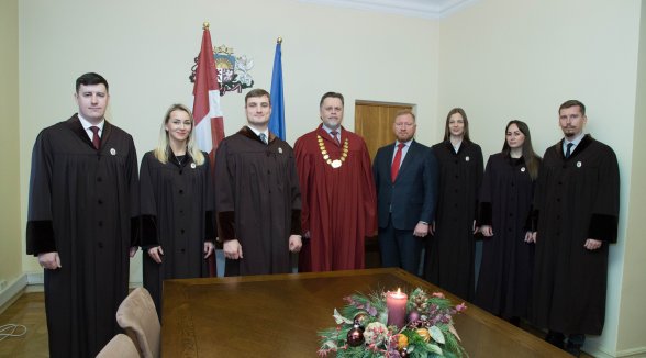 Augstākās tiesas priekšsēdētājs: advokāta darbs nav peļņas avots, bet juridiskā palīdzība sabiedrībai 