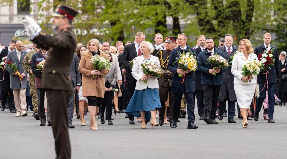 Godina Latvijas neatkarības atjaunošanu un deklarācijas “balsi” Romānu Apsīti