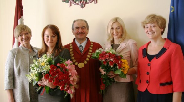 Augstākās tiesas priekšsēdētājs pieņem divu Latgales apgabaltiesas notāru zvērestu