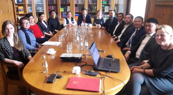 Augstākajā tiesā viesojas delegācija no Kirgizstānas