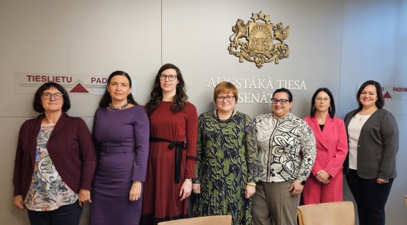 Slovēnijas tiesneši iepazīst administratīvo procesu Augstākajā tiesā