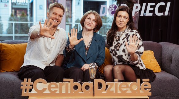 Conversation with Senator Rudīte Vīduša in the studio of charity marathon ‘‘Dod pieci’’