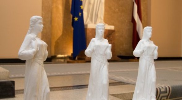 THEMIS AWARDS 2016 OF THE SUPREME COURT ARE GIVEN