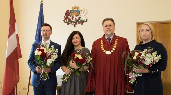 Augstākās tiesas priekšsēdētājs pieņem triju notāru zvērestu