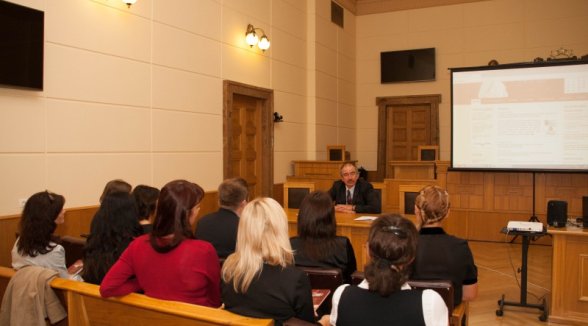 Augstākās tiesas priekšsēdētājs jaunajiem tiesnešiem vēl drosmi būt neatkarīgiem savos lēmumos