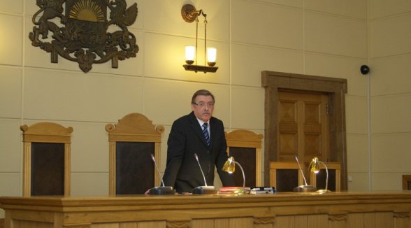 Apgabaltiesu tiesnešiem seminārs trīs nozarēs