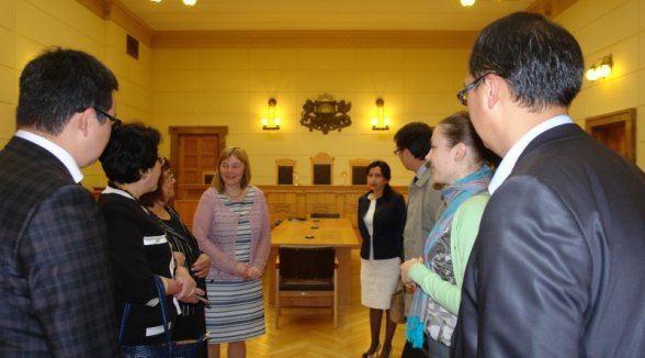 THE DELEGATION FROM THE KIRGIZSTAN VISITS THE SUPREME COURT