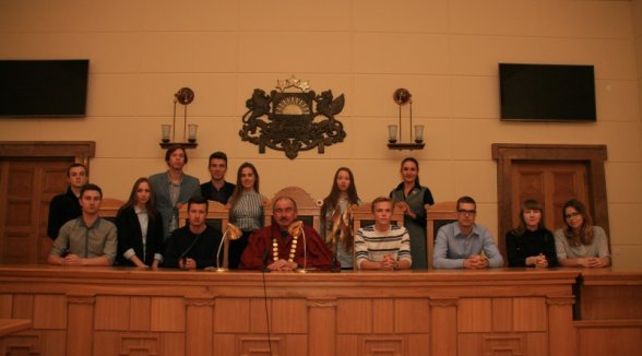 Augstākās tiesas priekšsēdētājs tiekas ar Latvijas Universitātes studentiem