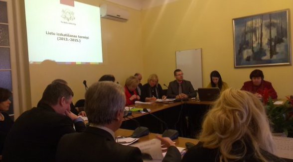 REPRESENTATIVES OF DEPARTMENTS OF THE SUPREME COURT POINT OUT POSSIBILITIES TO REDUCE LENGTH OF PROCEEDINGS