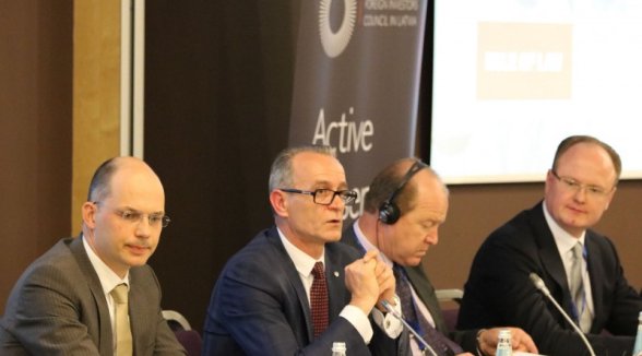 JUDGES PARTICIPATE IN DISCUSSIONS ON LEGAL BUSINESS ENVIRONMENT