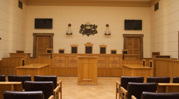 Izsludina iespēju rajonu un apgabaltiesu tiesnešiem uz laiku strādāt par zinātniski analītiskajiem padomniekiem Augstākajā tiesā