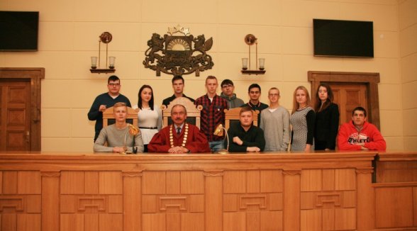 THE CHIEF JUSTICE OF THE SUPREME COURT MEETS STUDENTS FROM DAUGAVPILS UNIVERSITY