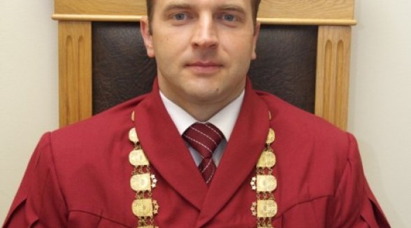 THE PLENARY SESSION ADVANCES ALDIS LAVINS TO THE POSITION OF A JUDGE OF THE CONSTITUTIONAL COURT