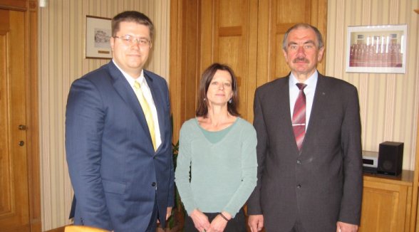 THE PROFESSOR AT LONDON KING’S COLLEGE VISITS THE SUPREME COURT