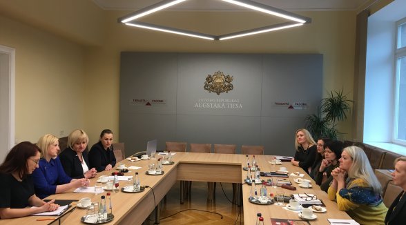 Augstākajā tiesā viesojas tiesnešu palīgi no Kurzemes apgabaltiesas