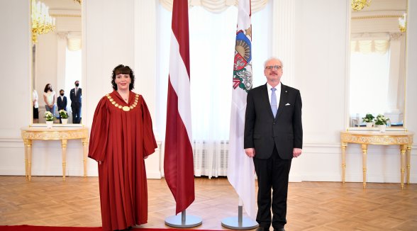 Valsts prezidents pieņem senatores Kristīnes Zīles zvērestu