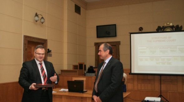 JUDGES AND EMPLOYEES OF THE SUPREME ADMINISTRATIVE COURT OF LITHUANIA VISIT THE SUPREME COURT