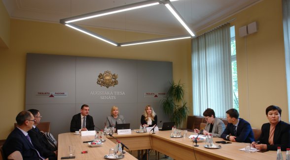 Kyrgyz delegation learns about the work of administrative courts in Latvia