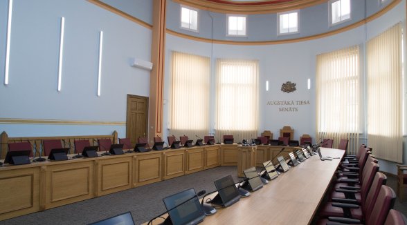 Augstākajā tiesā krimināllietu tiesas zāle pārtapusi modernā sēžu zālē