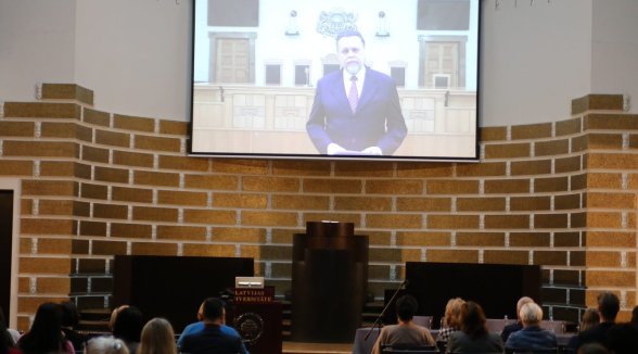 Augstākās tiesas priekšsēdētājs apgabaltiesas konferencē norāda, ka tiesas nedrīkst strādāt tukšgaitā