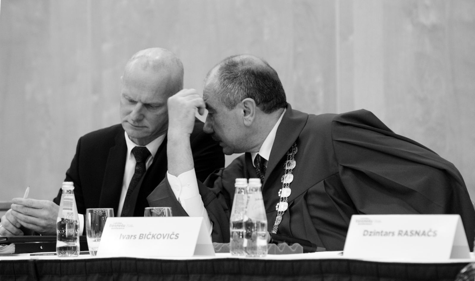 Saeimas Juridiskās komisijas priekšsēdētājs Gaidis Bērziņš<BR>un Tieslietu padomes priekšsēdētājs Ivars Bičkovičs