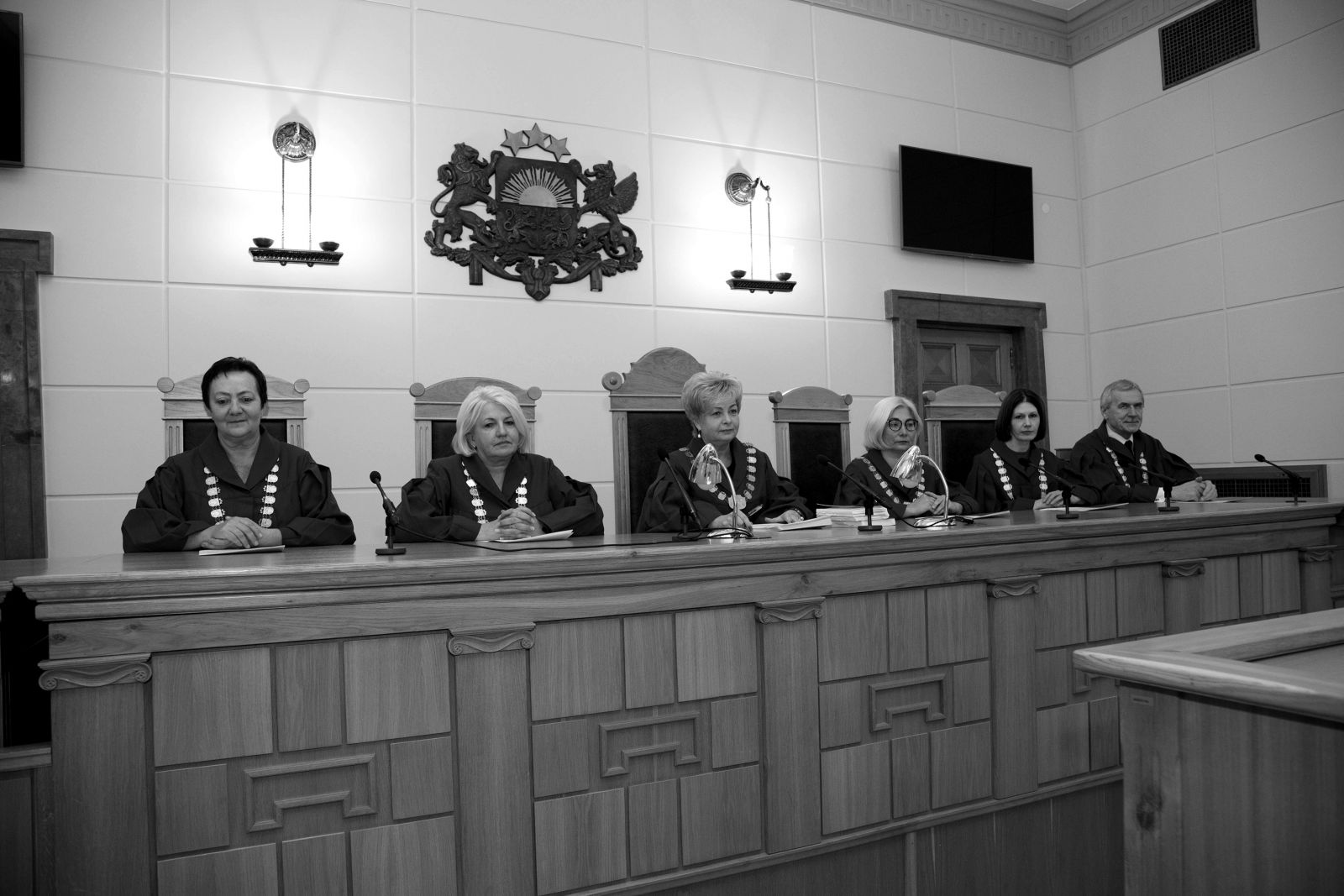 Disciplinārtiesa 2018.gada decembrī.  No kreisās Ļubova Kušnire, Inguna Radzeviča, Ināra Garda, Anita Poļakova, Vēsma Kakste, Andris Guļāns
