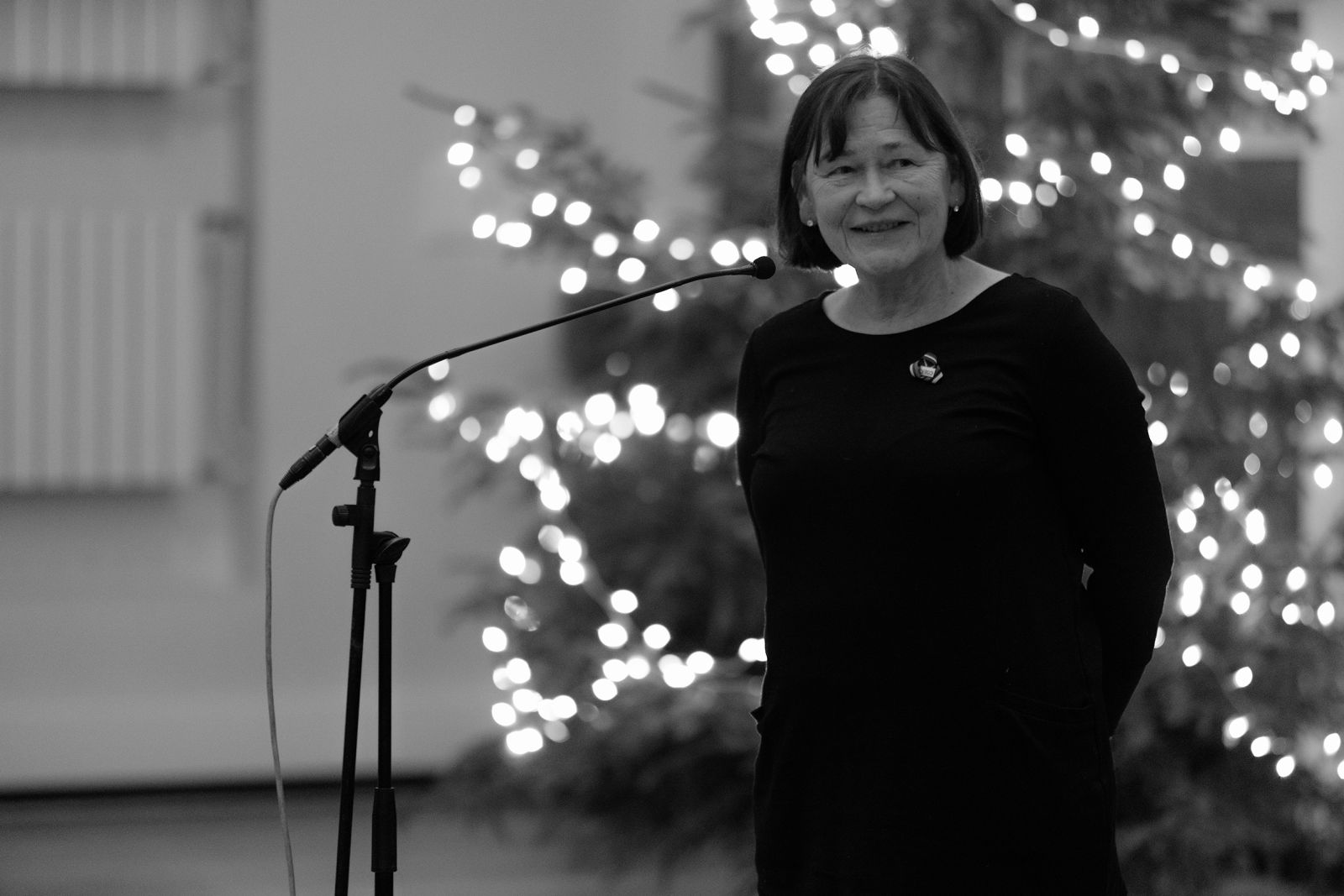 Senatora Mintauta Čakstes mazmeita Kristīne Čakste stāstīja, kā <BR>„Aučos” aug Baltijas valstu Augstāko tiesu stādītais ozoliņš, un <BR>vēlēja visiem savus bērnus audzināt par Latvijas patriotiem