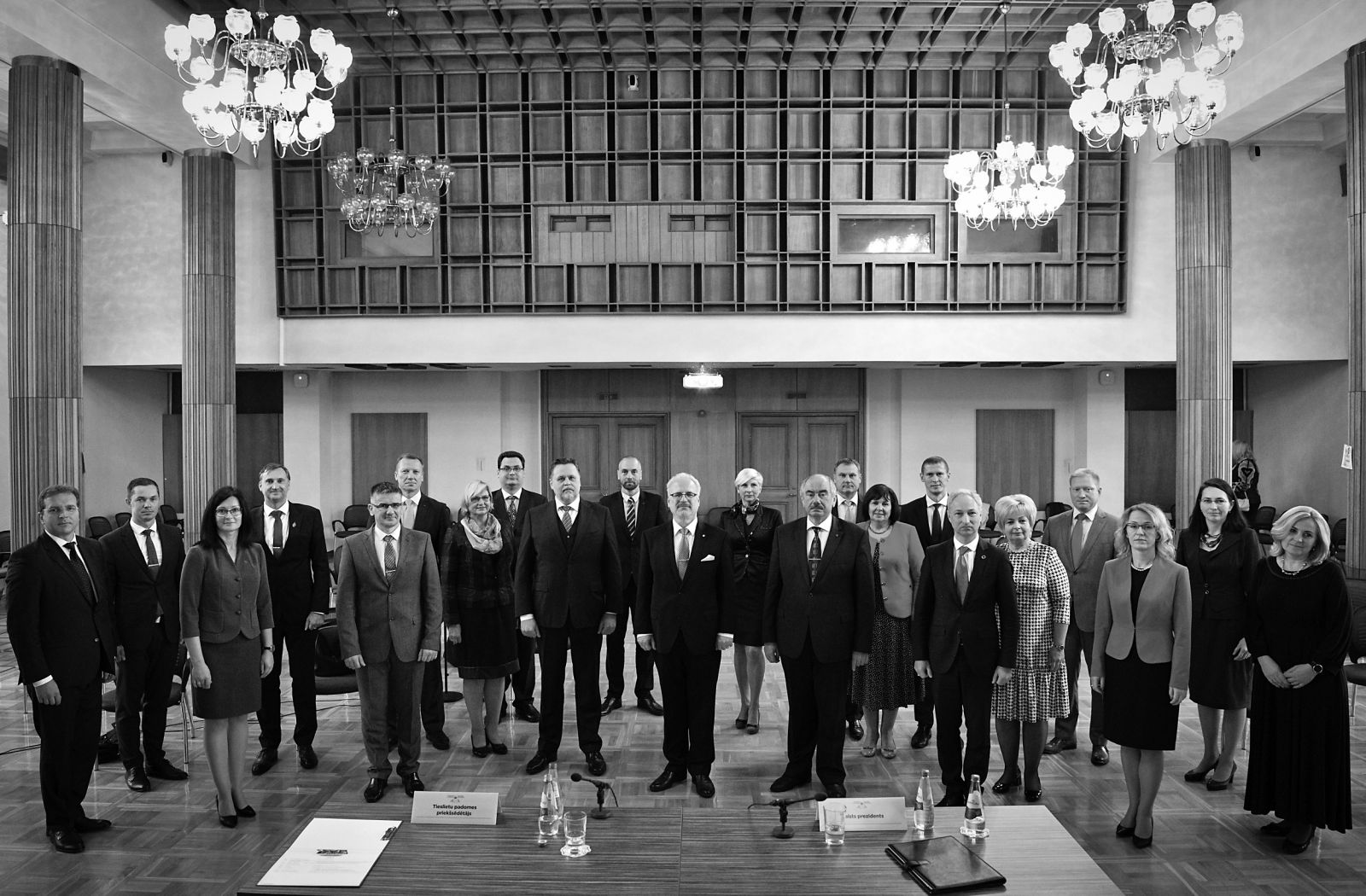 Tieslietu padomes esošie un bijušie locekļi ar Valsts prezidentu Egilu Levitu