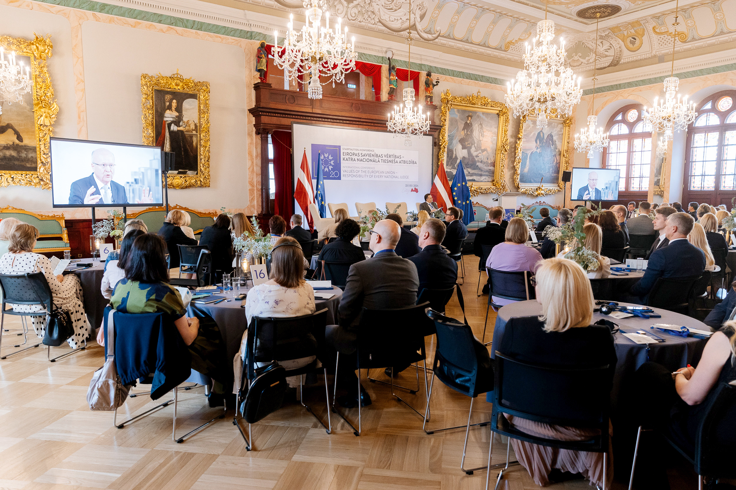 Augstākās tiesas rīkotā konference  „Eiropas Savienības vērtības – katra nacionālā tiesneša atbildība” 23.maijā bija veltīta  Latvijas 20 gadiem Eiropas Savienībā. Videouzrunā konferenci uzrunāja Eiropas Savienības Tiesas prezidents Kūns Lēnartss.